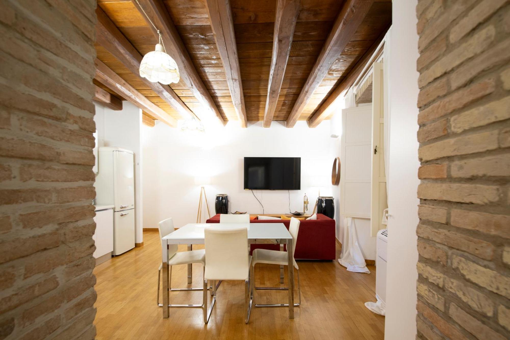 Suite Martini Al Castello Кальяри Экстерьер фото
