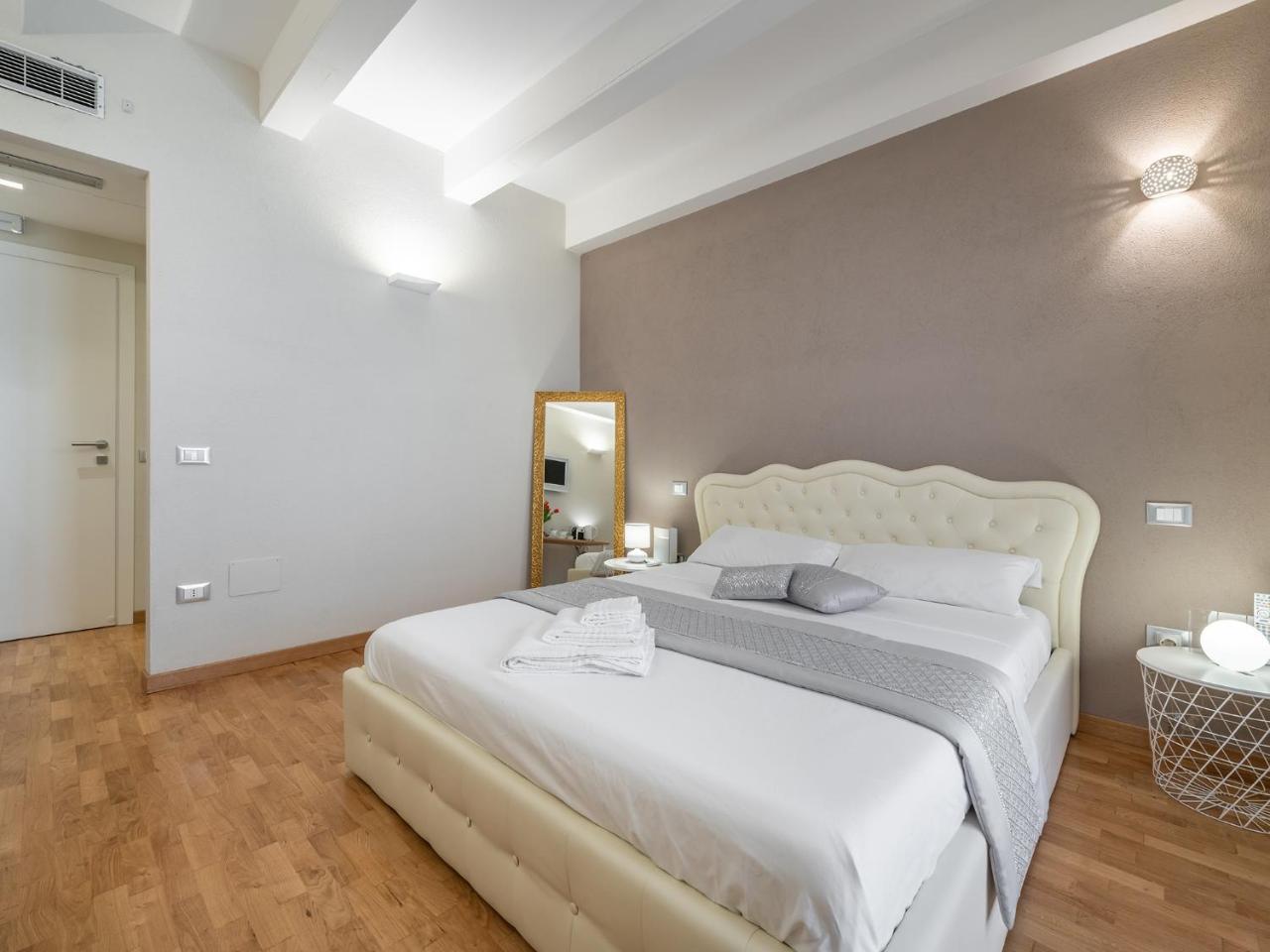 Suite Martini Al Castello Кальяри Экстерьер фото